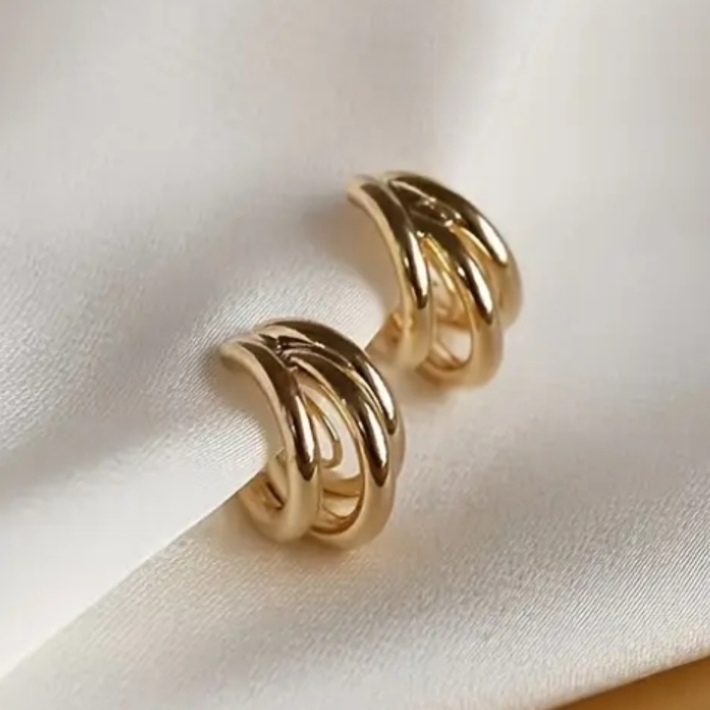 NEW Gold Hoop Earrings - Picture 3 of 3